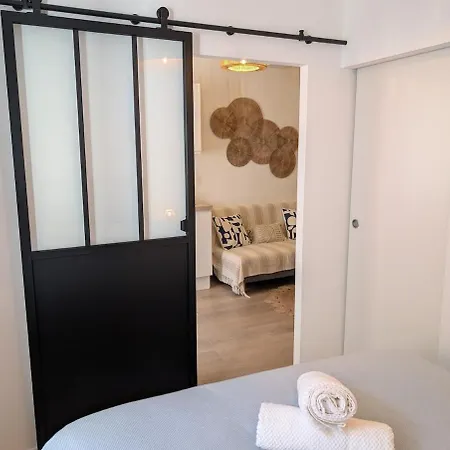 Apartament Le Petit Capoine 2- T2 Plein Centre De Carcassonne- Carcassona