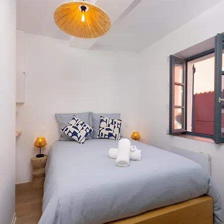 Le Petit Capoine 2- T2 Plein Centre De Carcassonne- *